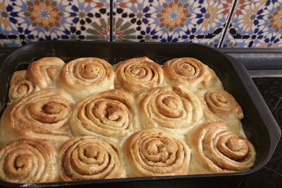 Zimtschnecken mit Sahneguss