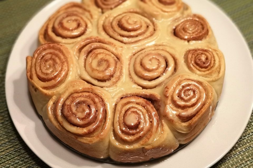 Zimtschnecken mit Sahneguss