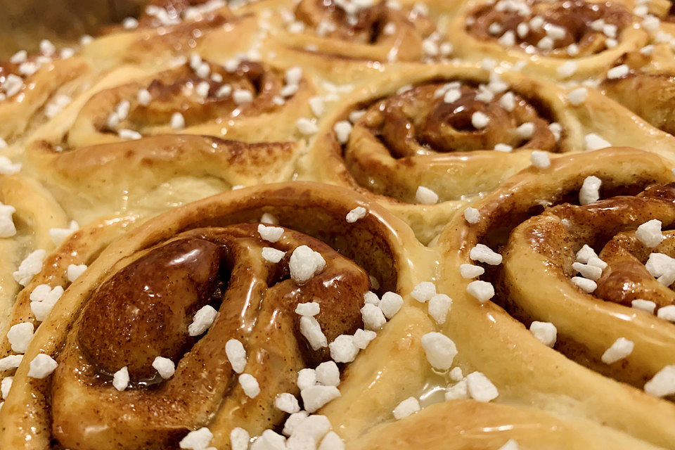 Zimtschnecken mit Sahneguss