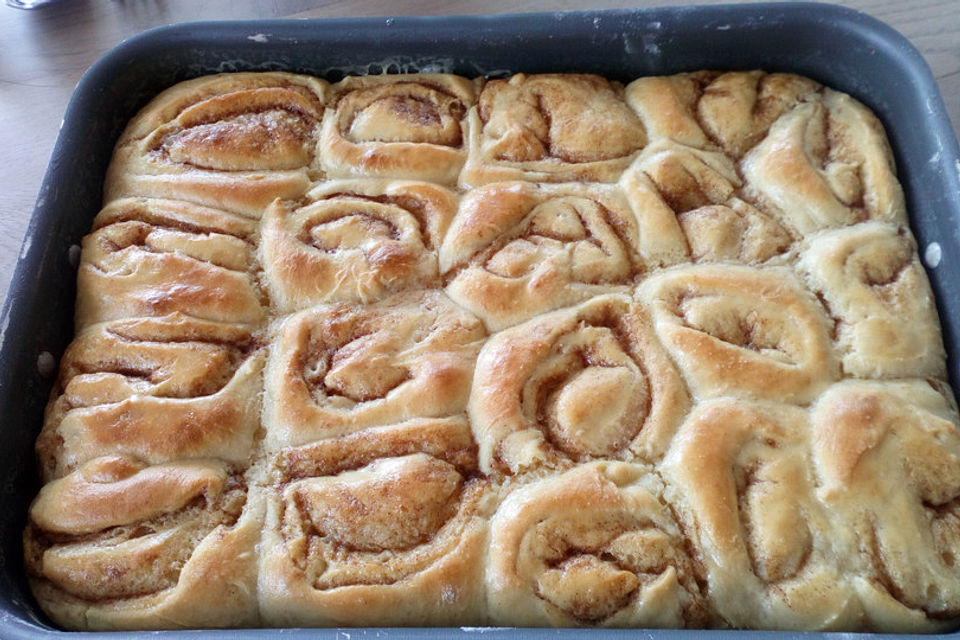 Zimtschnecken mit Sahneguss