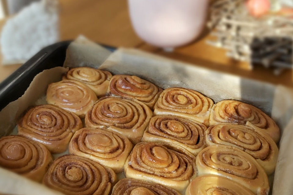 Zimtschnecken mit Sahneguss