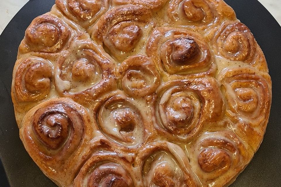 Zimtschnecken mit Sahneguss