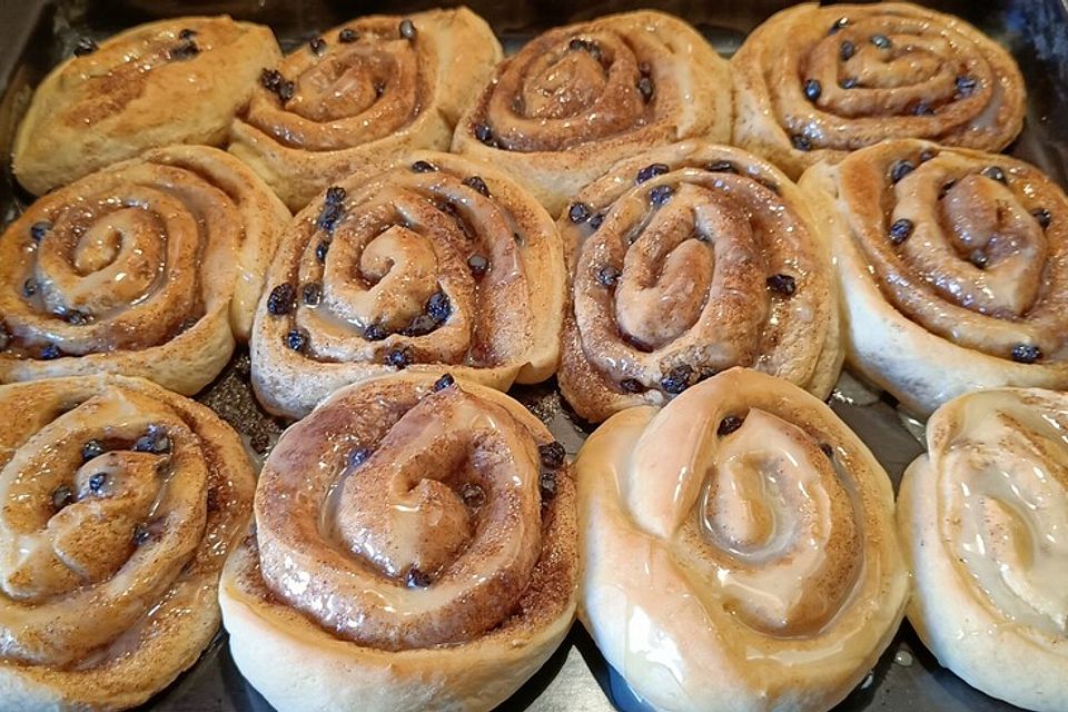 Zimtschnecken mit Sahneguss