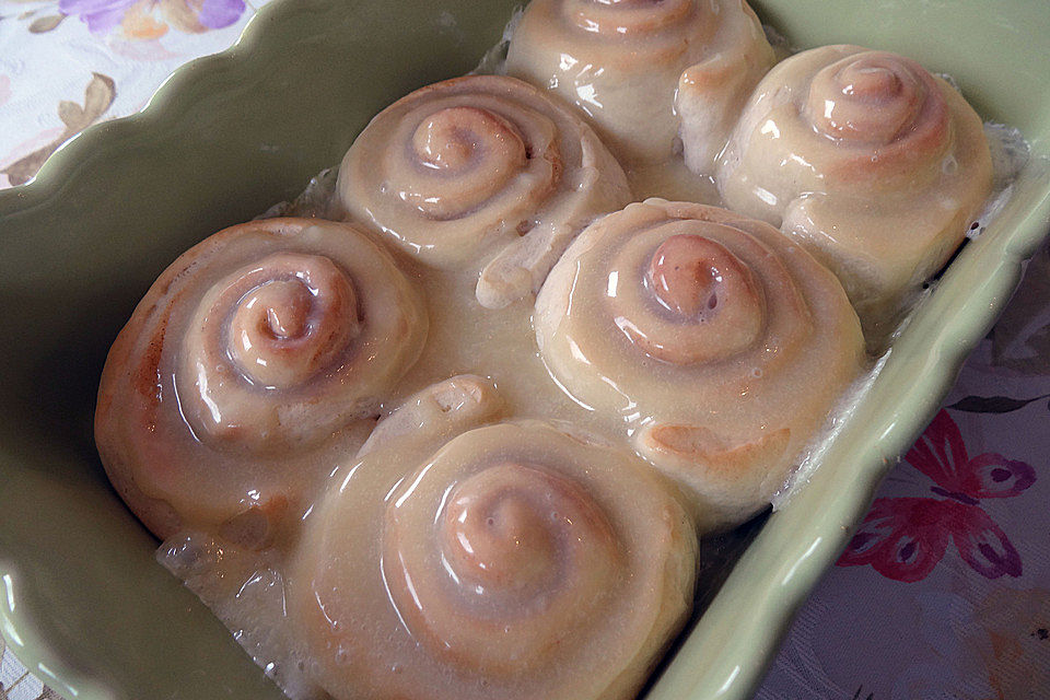 Zimtschnecken mit Sahneguss