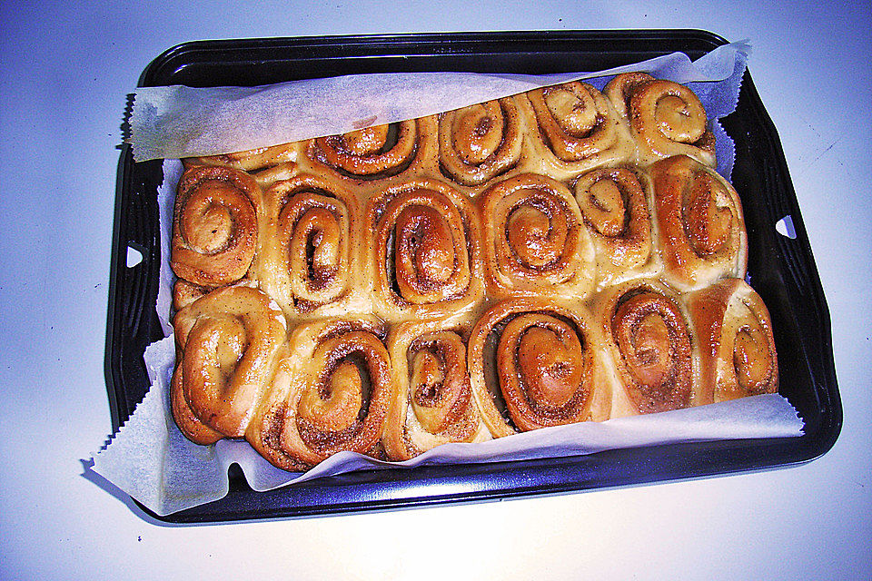 Zimtschnecken mit Sahneguss