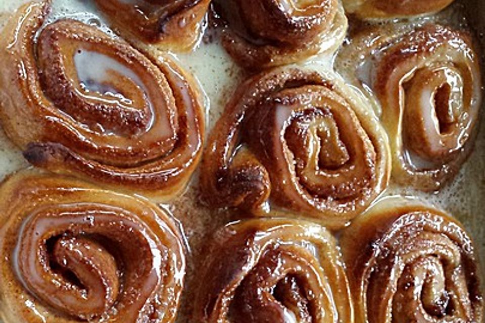 Zimtschnecken mit Sahneguss