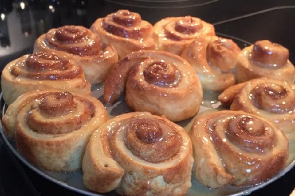 Zimtschnecken mit Sahneguss