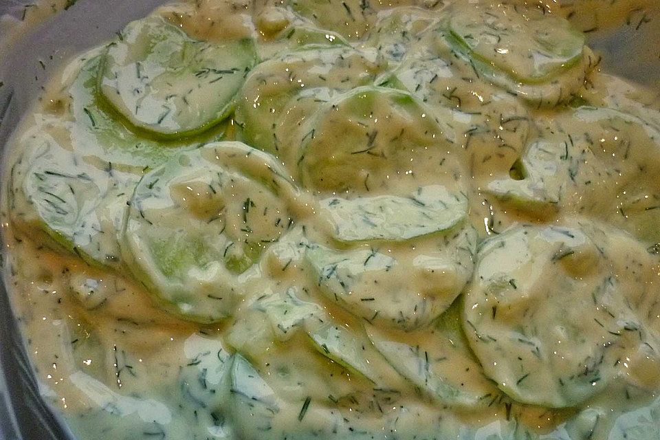 Gurkensalat mit Dill