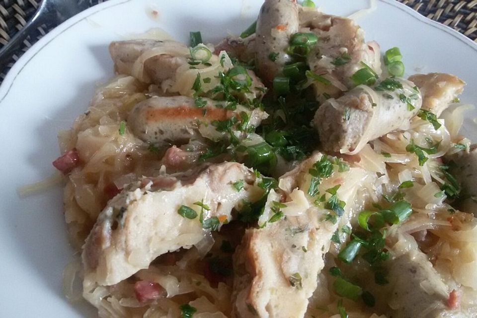 Bratwurst-Sauerkraut-Pfanne