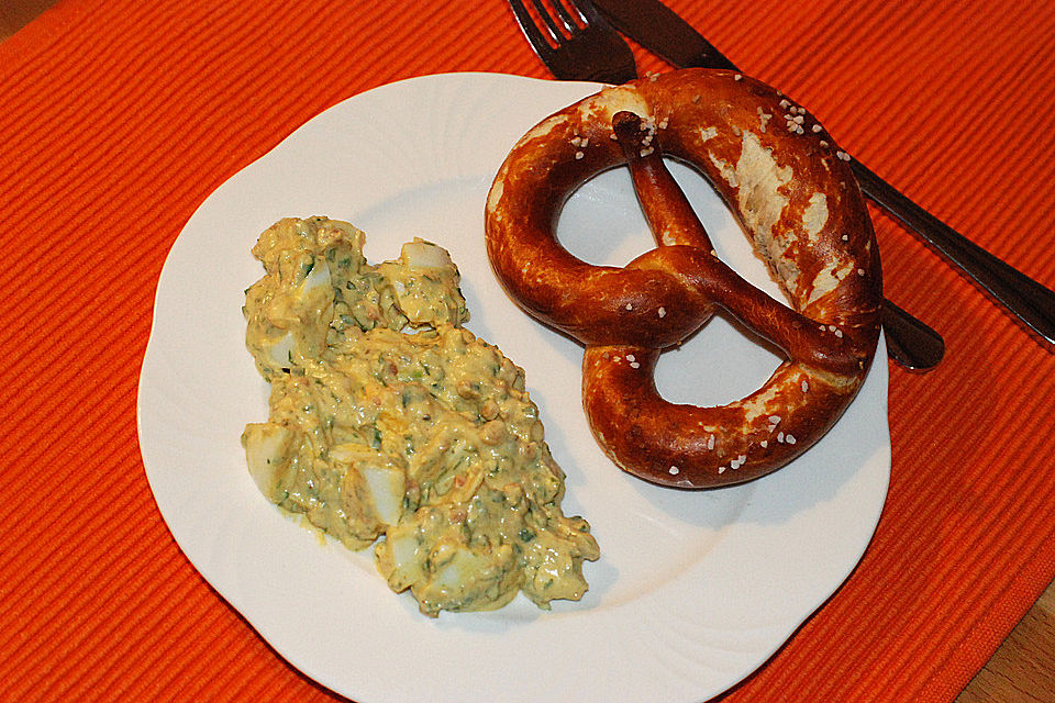 Eiersalat mit Erdnüssen