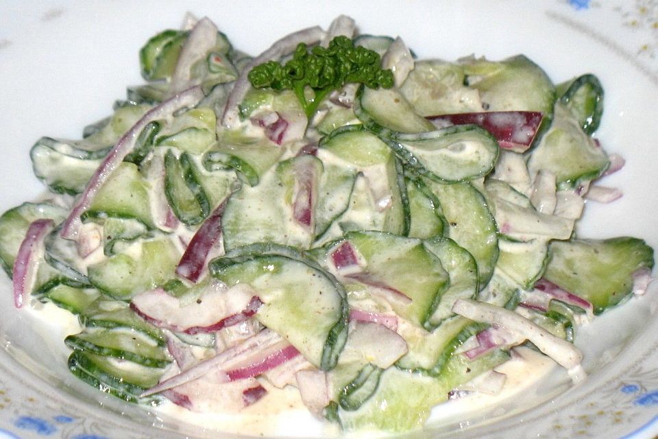 Ungarischer Gurkensalat