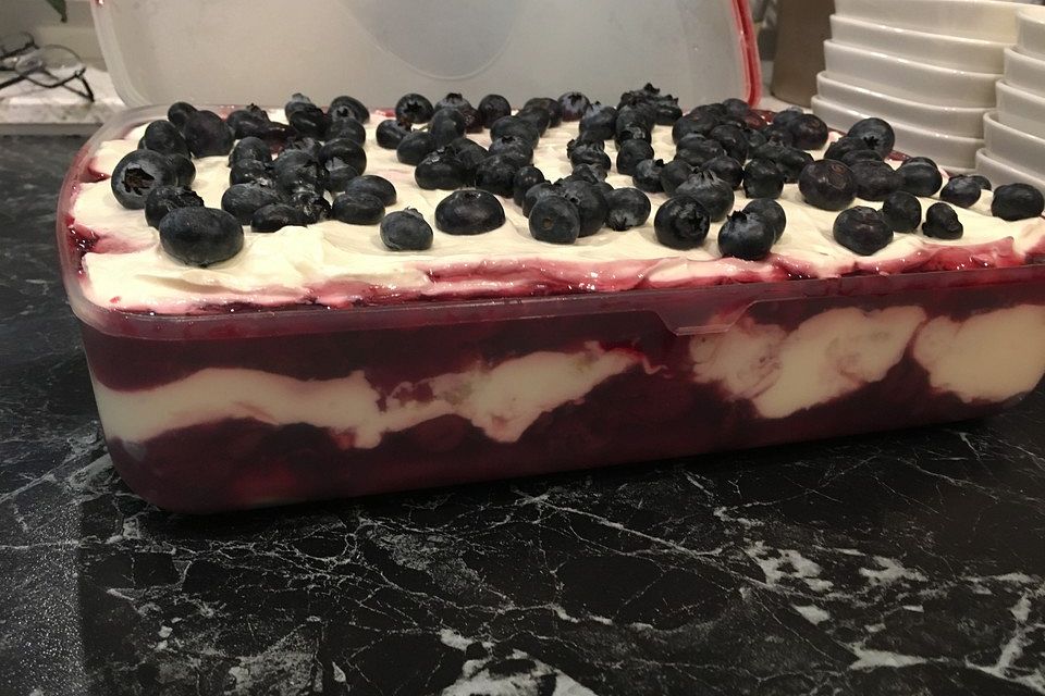 Rote Grütze Tiramisu