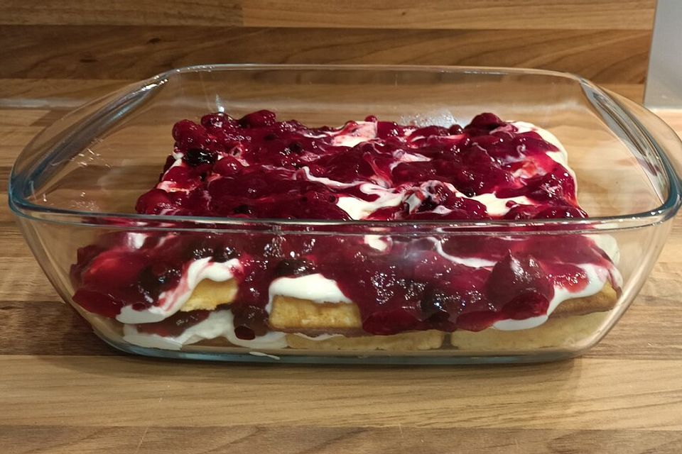 Rote Grütze Tiramisu