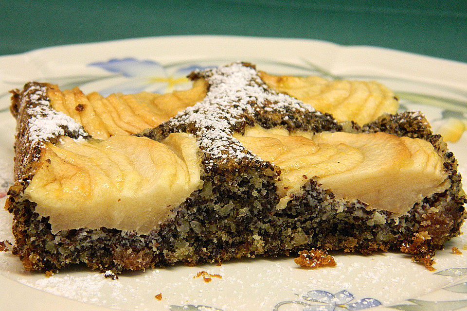 Mohnkuchen mit Äpfeln