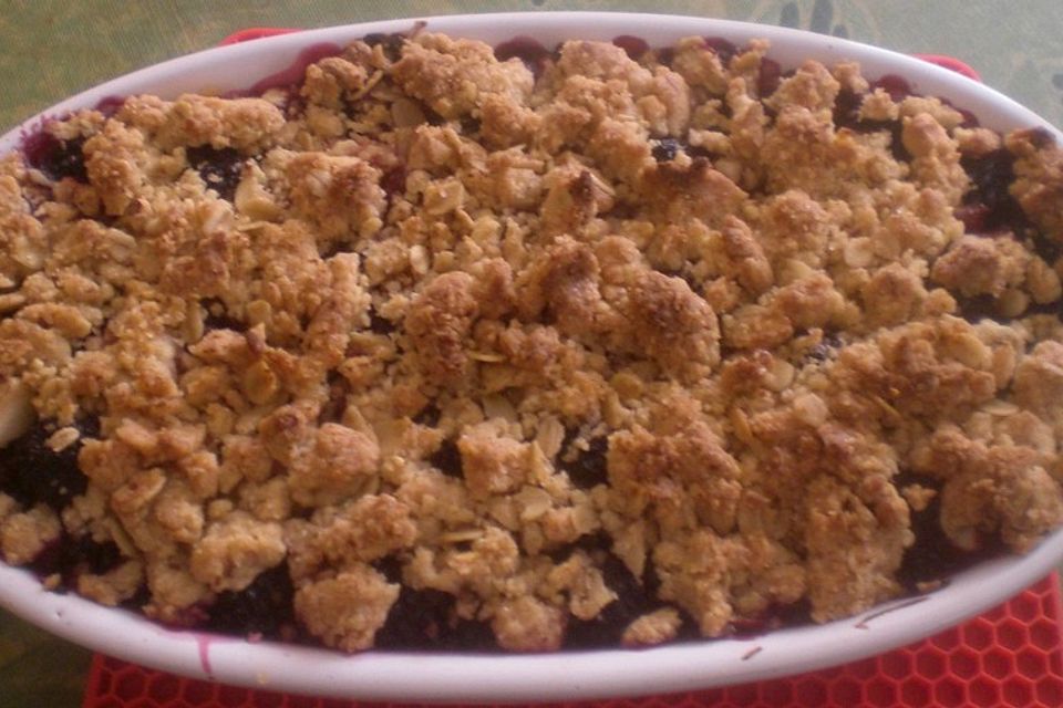 Quark-Brombeer-Crumble