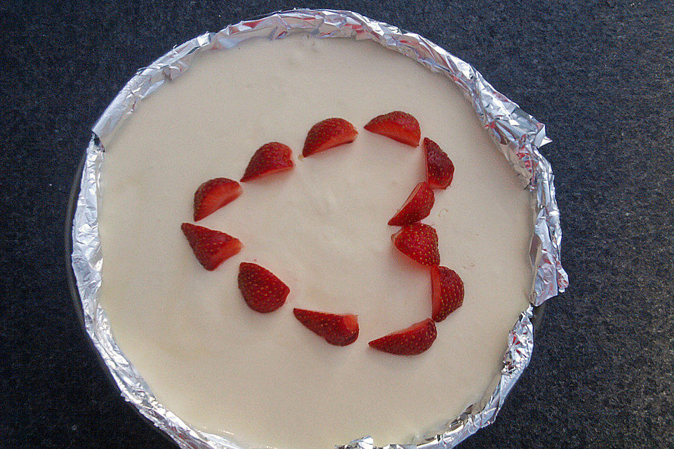 Quarktorte mit Sommerbeeren