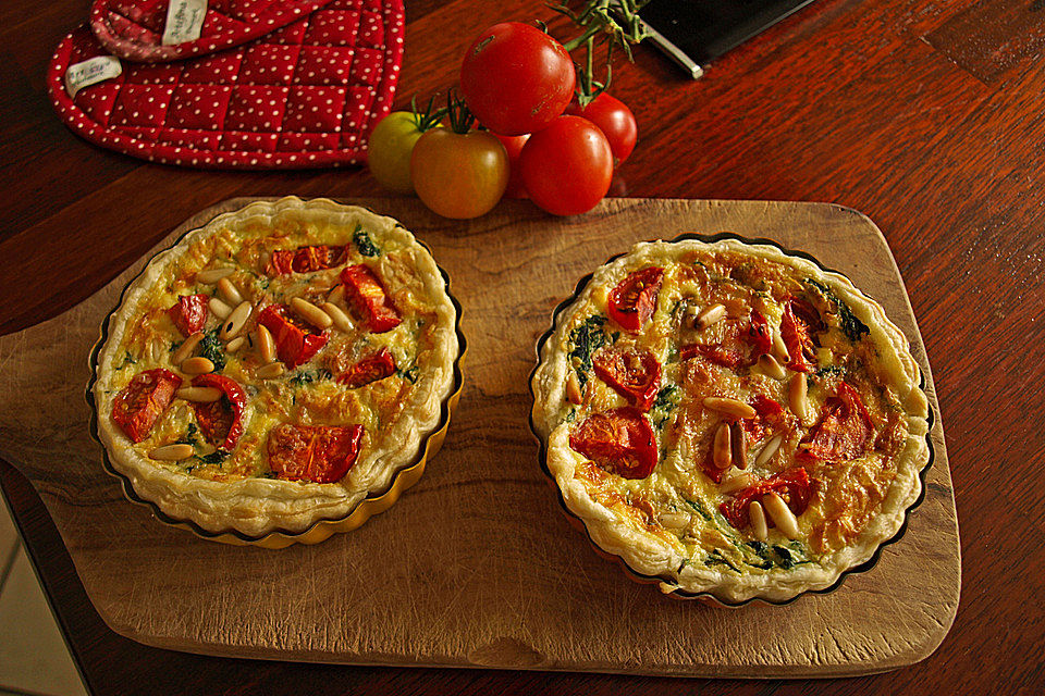 Kleine Spinat-Gorgonzola Quiches