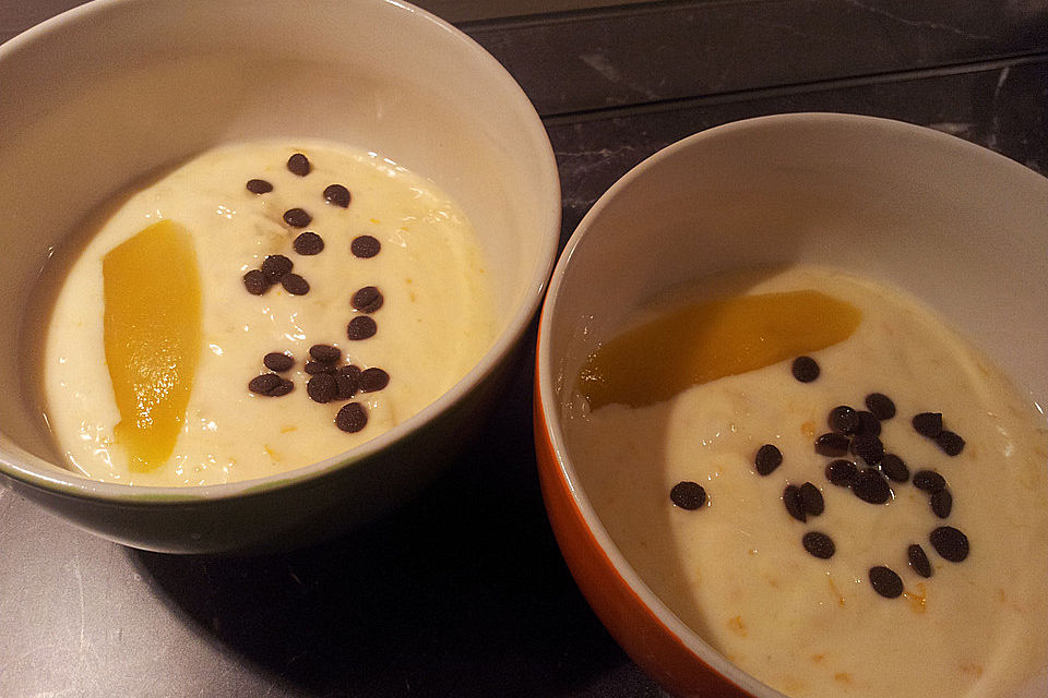 Fruchtiges Mandarinen-Pudding-Dessert