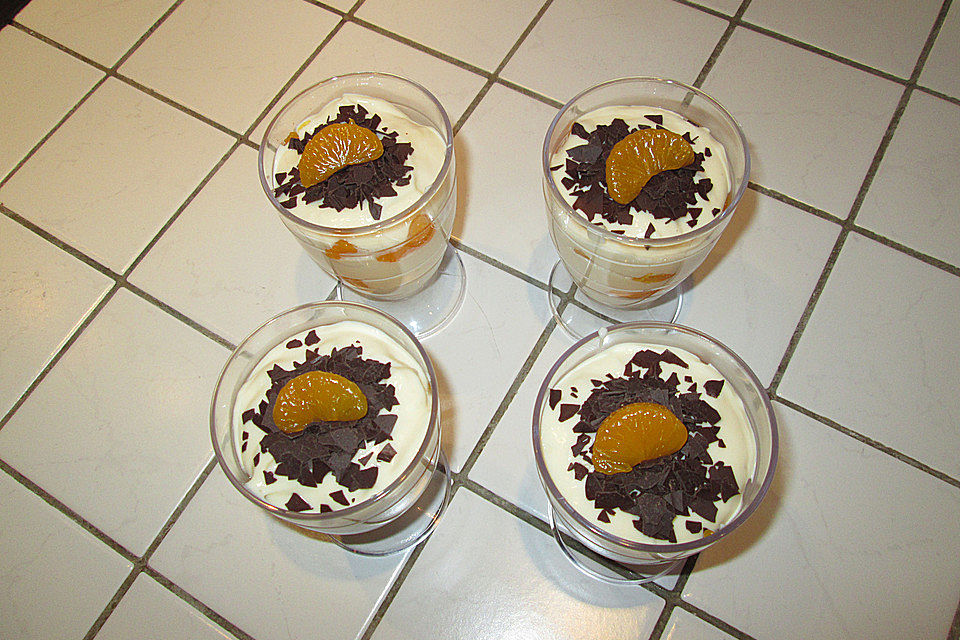 Fruchtiges Mandarinen-Pudding-Dessert