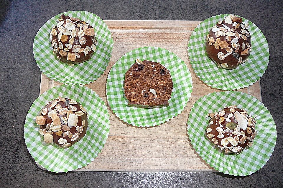 Schokoladige Müsli-Cake Pops