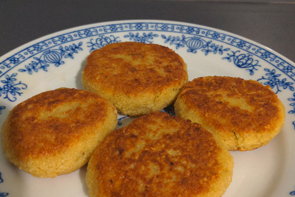 Couscous-Bratlinge mit Käse