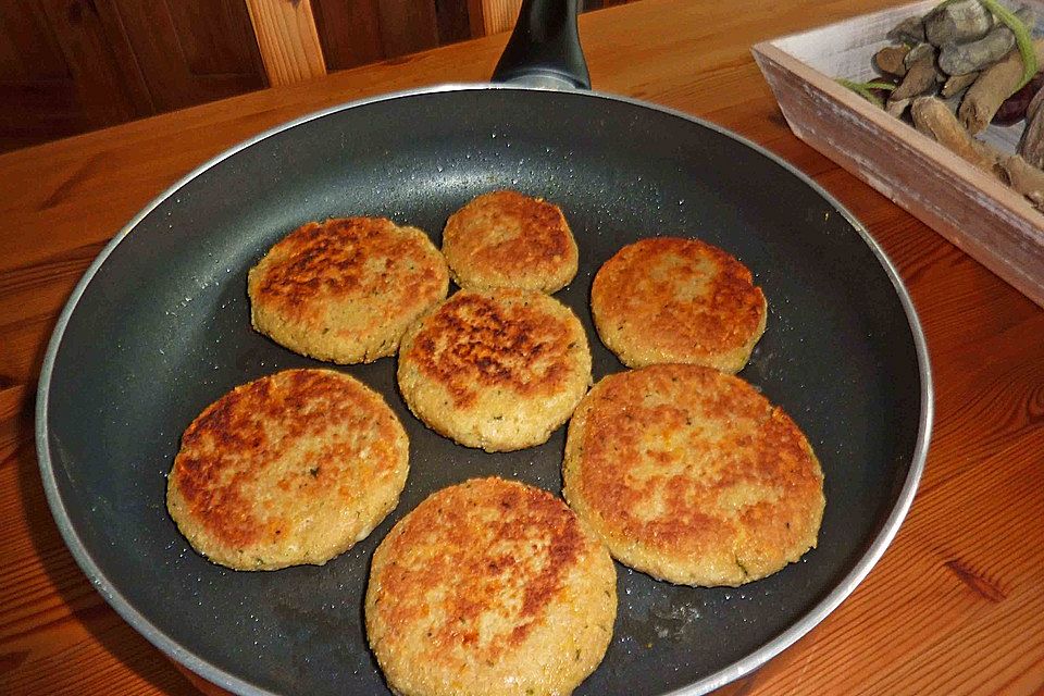 Couscous-Bratlinge mit Käse