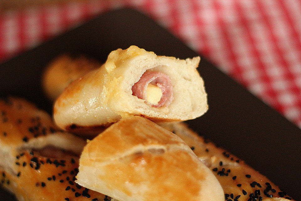 Käsebrötchen mit Füllung