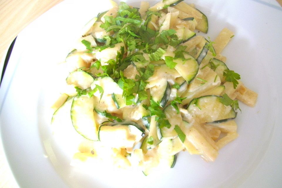 Kohlrabi-Zucchini Gemüse