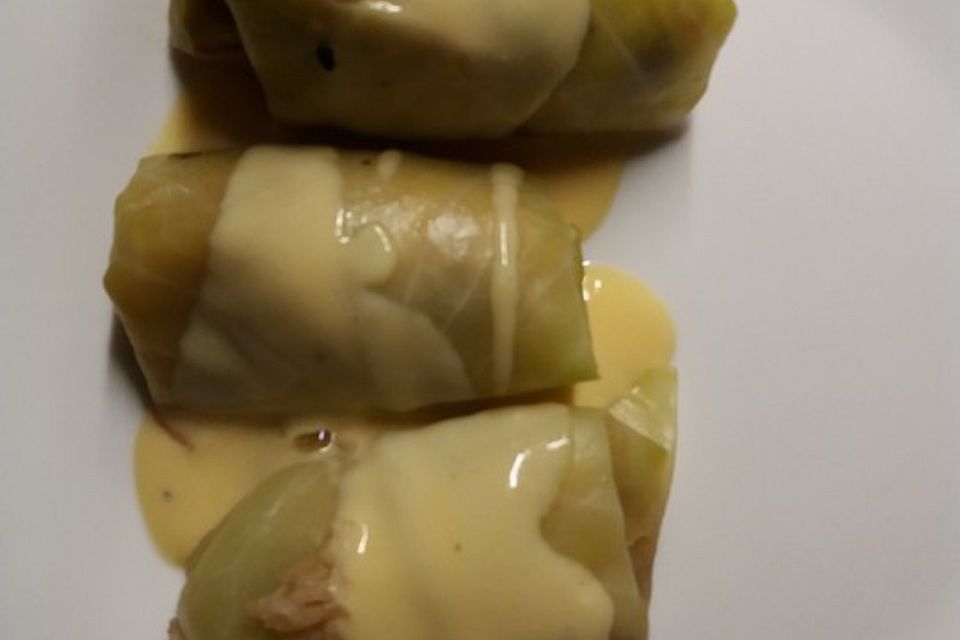 Dolmades aus Spitzkohl