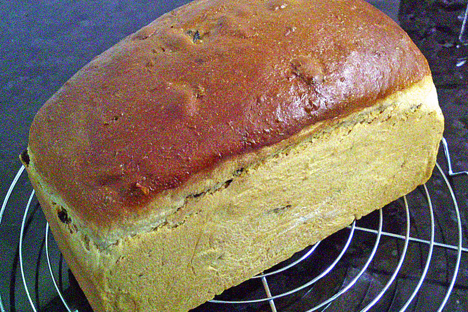 Rosinenbrot aus Vollkornmehl