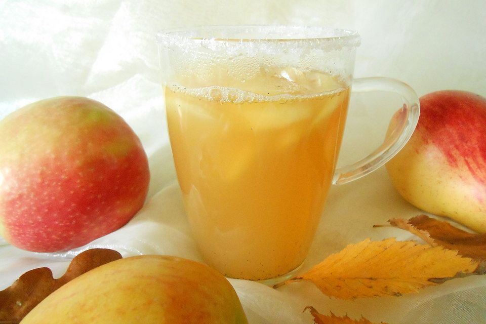 Apfel-Amaretto-Punsch