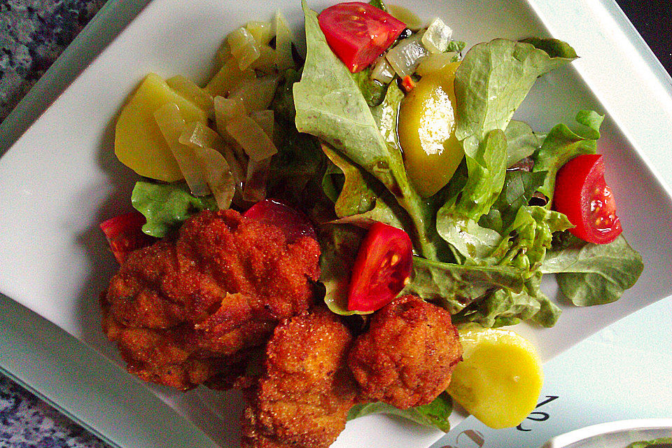 Steirischer Backhendlsalat