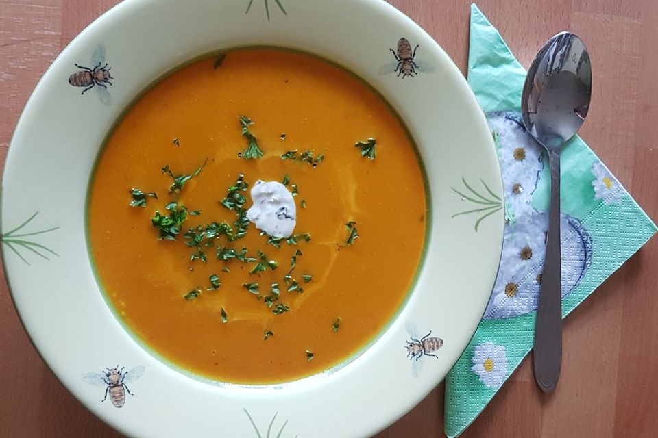 Kürbis-Möhren-Kartoffel-Suppe