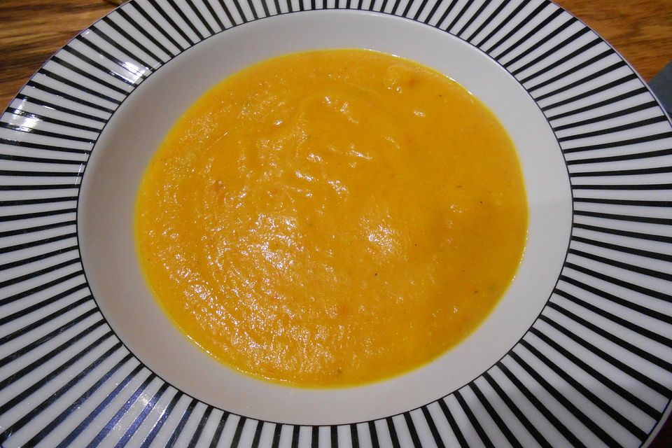 Kürbis-Möhren-Kartoffel-Suppe