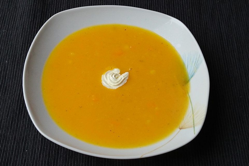 Kürbis-Möhren-Kartoffel-Suppe