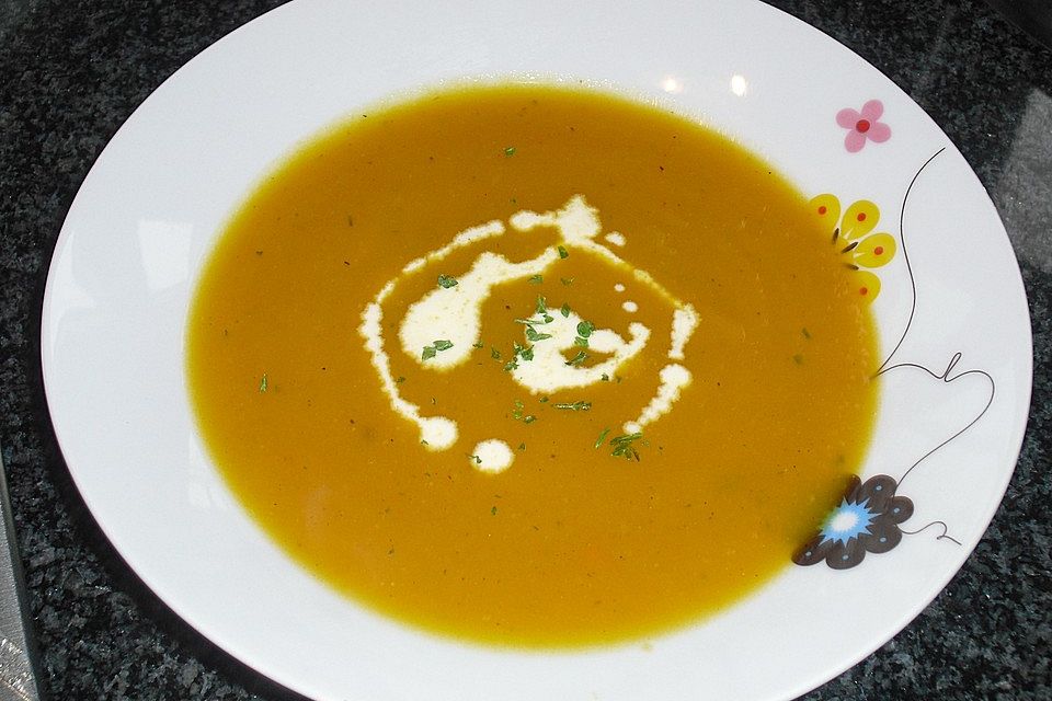 Kürbis-Möhren-Kartoffel-Suppe