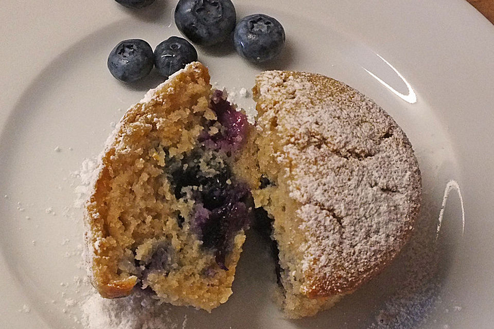 Buttermilchmuffins mit Heidelbeeren