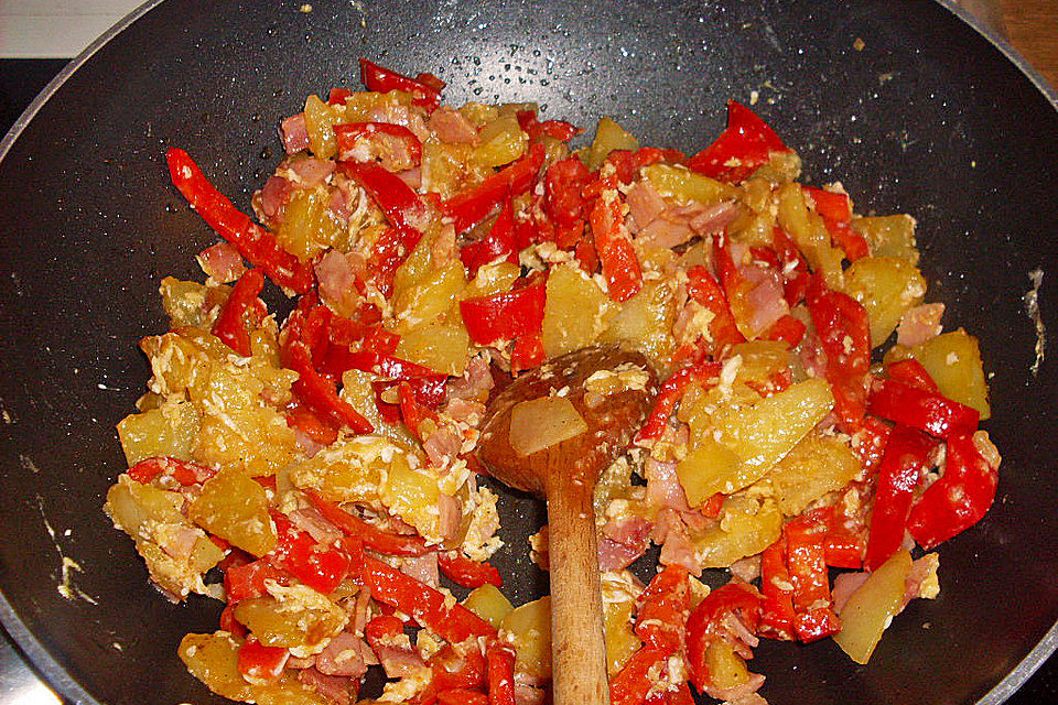 Bratkartoffelpfanne mit Paprika