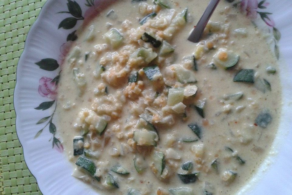 Zucchini-Linsensuppe mit Kokos