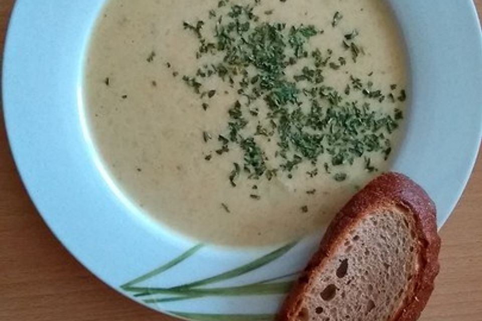 Zucchini-Linsensuppe mit Kokos