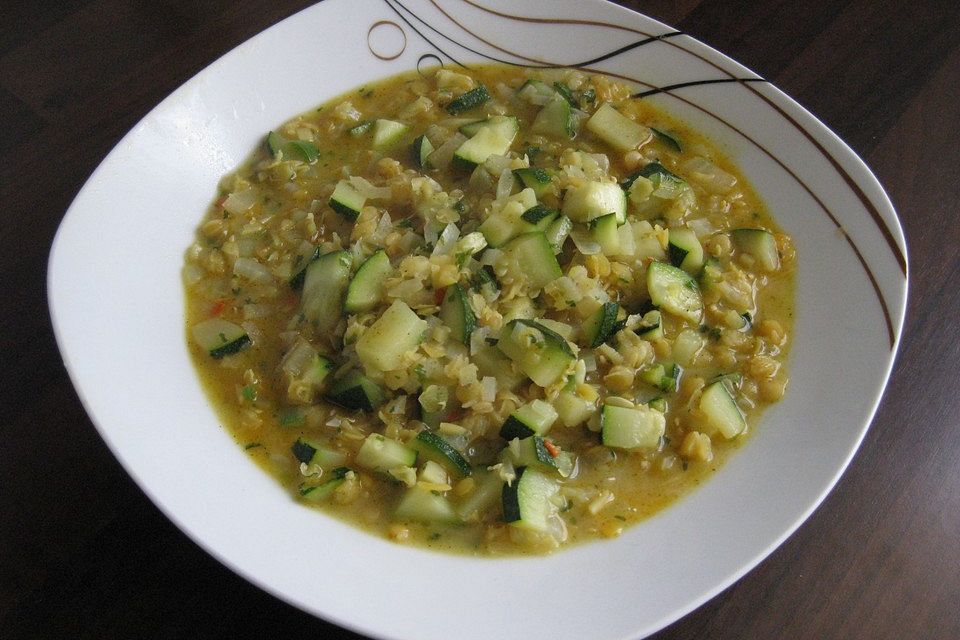 Zucchini-Linsensuppe mit Kokos