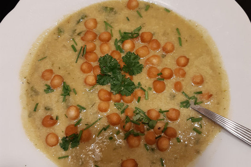 Zucchini-Linsensuppe mit Kokos