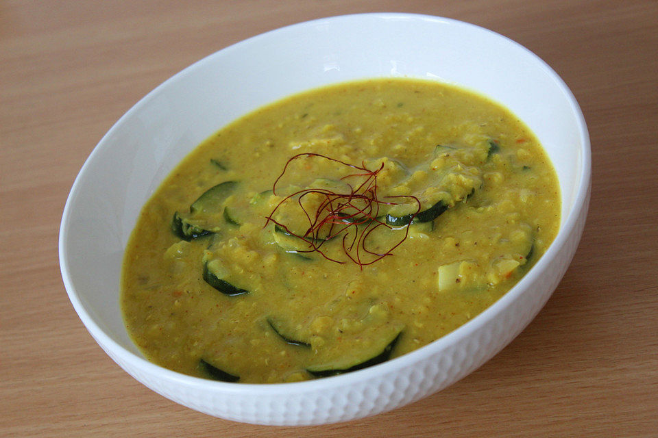 Zucchini-Linsensuppe mit Kokos