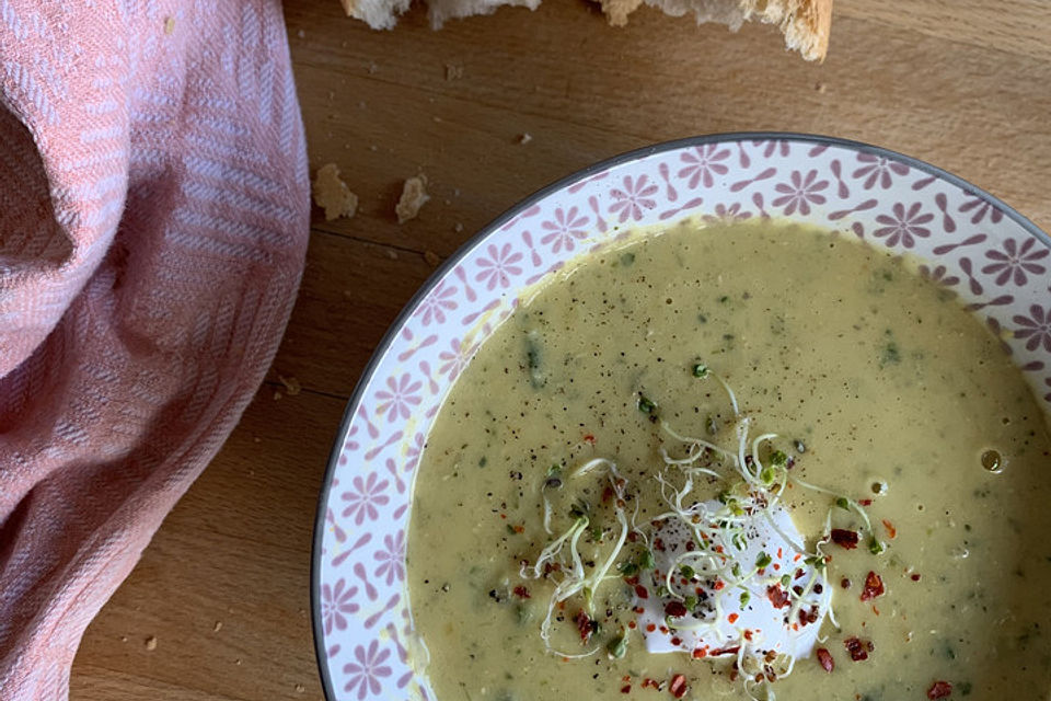 Zucchini-Linsensuppe mit Kokos