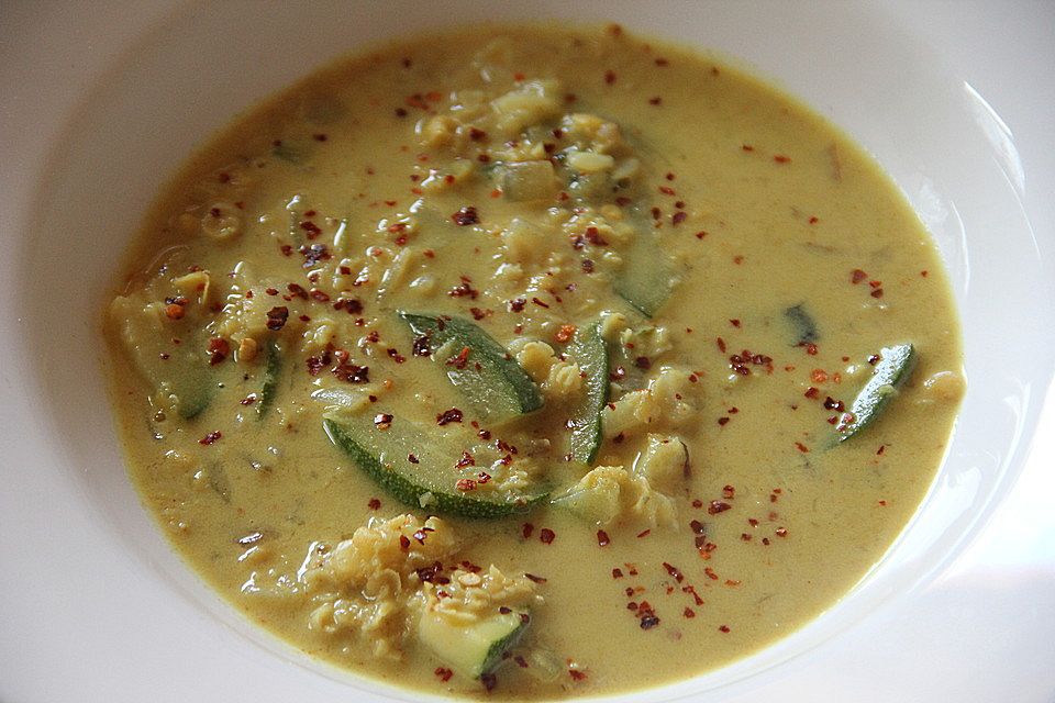 Zucchini-Linsensuppe mit Kokos