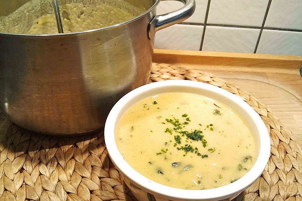 Zucchini-Linsensuppe mit Kokos