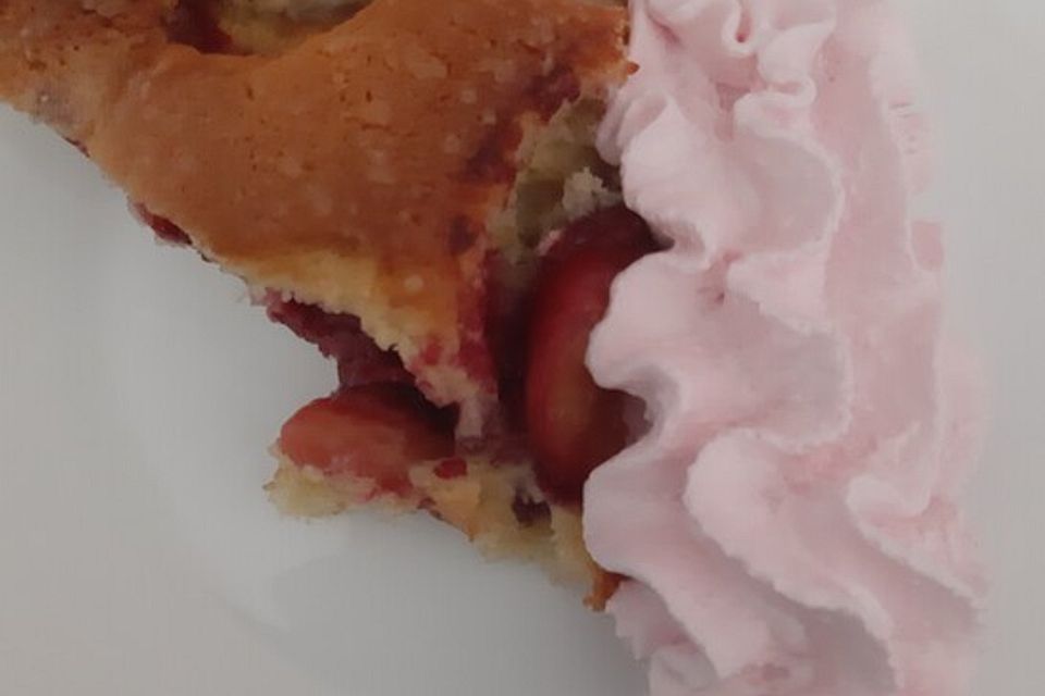 Zwetschgenkuchen mit Rührteig