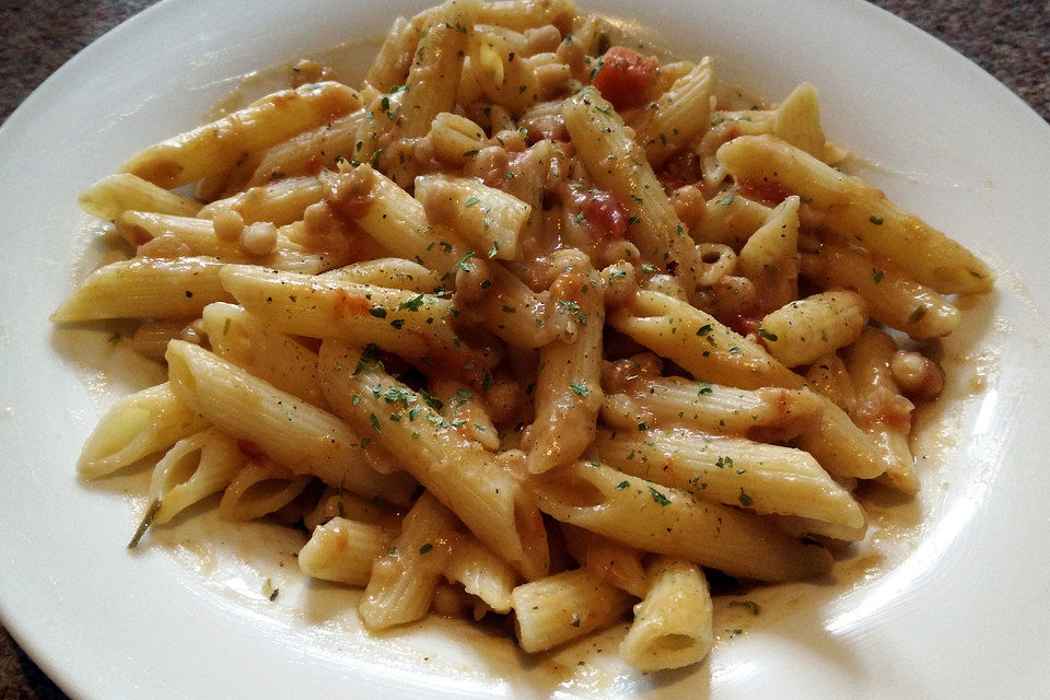 Pasta mit weißen Bohnen