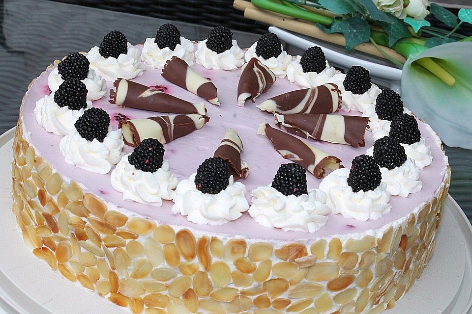 Brombeer-Wein-Torte