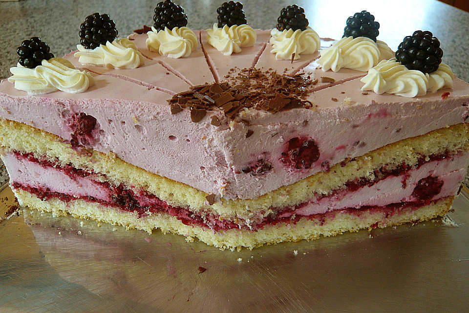 Brombeer-Wein-Torte